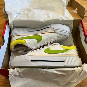 Nike Court Legacy Lift (brand new)